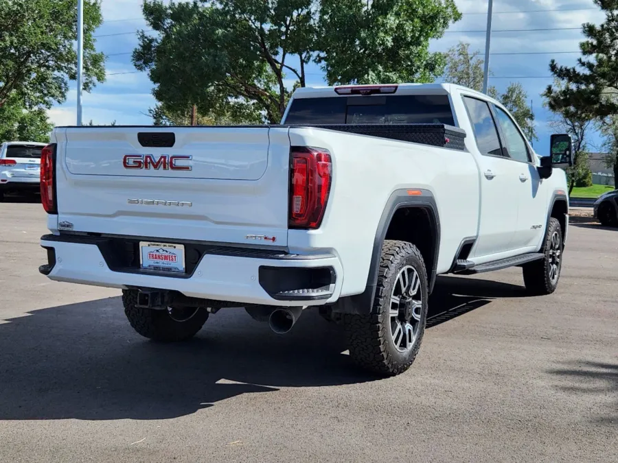 2022 GMC Sierra 3500HD AT4 | Photo 2 of 29