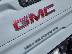 2025 GMC Sierra 1500 AT4X | Thumbnail Photo 13 of 31