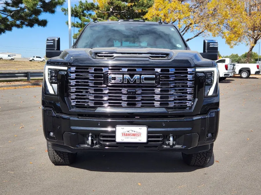 2025 GMC Sierra 3500HD Denali Ultimate | Photo 4 of 30