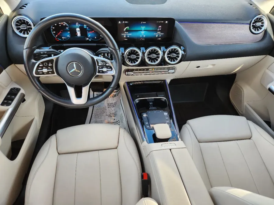 2023 Mercedes Benz GLA GLA 250 | Photo 11 of 32