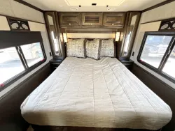 2017 Tiffin Allegro Breeze 32BR | Thumbnail Photo 14 of 27