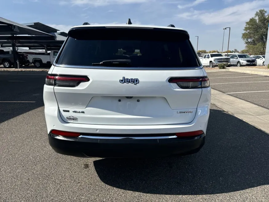 2021 Jeep Grand Cherokee L Limited | Photo 3 of 24