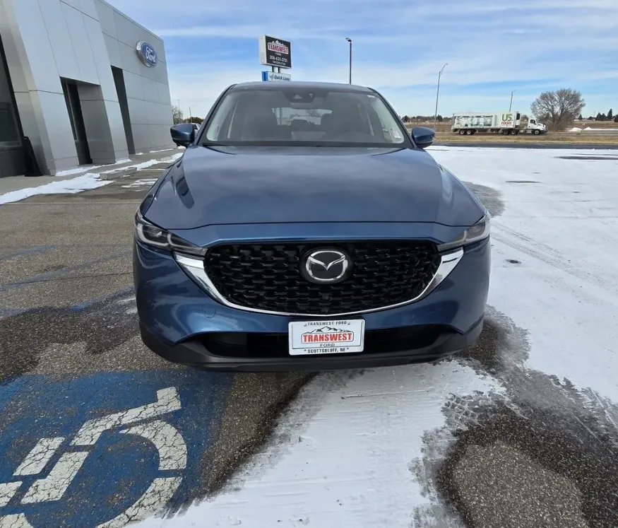 2023 Mazda CX-5 | Photo 2 of 31