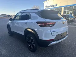 2025 Chevrolet Trailblazer LT | Thumbnail Photo 2 of 20