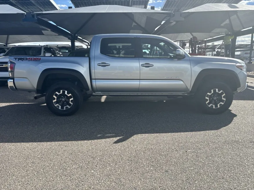 2022 Toyota Tacoma 4WD TRD Off Road | Photo 5 of 18