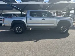 2022 Toyota Tacoma 4WD TRD Off Road | Thumbnail Photo 5 of 18