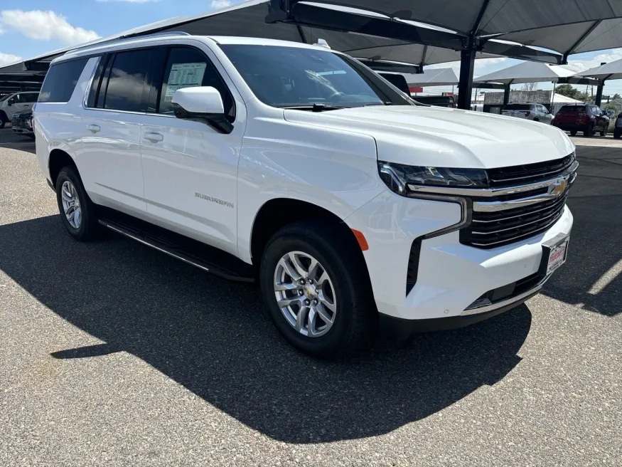 2024 Chevrolet Suburban LT | Photo 6 of 23