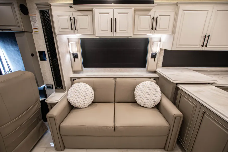 2025 Newmar London Aire 4569 | Photo 13 of 32