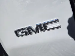 2025 GMC HUMMER EV SUV 2X | Thumbnail Photo 15 of 30