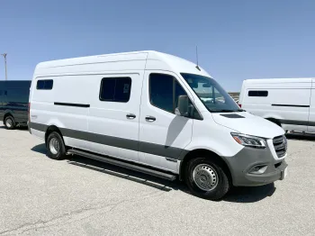 2023 Winnebago Adventure Wagon 70 SE