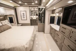 2025 Newmar London Aire 4569 | Thumbnail Photo 26 of 32