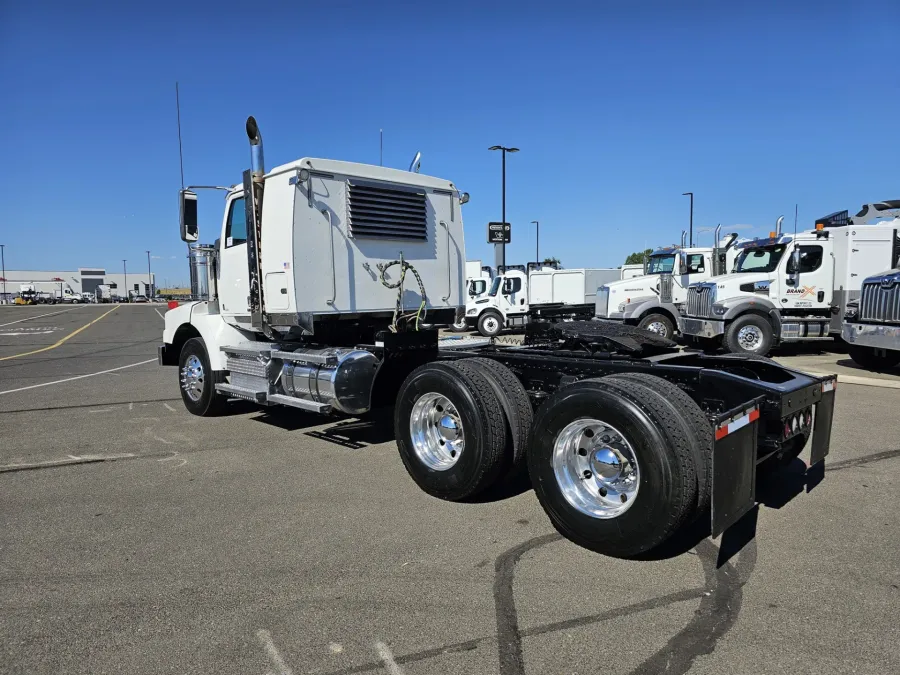 2020 Western Star 4900SA | Photo 6 of 20