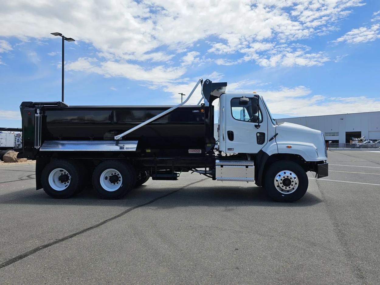 2024 Freightliner 114SD | Photo 5 of 22