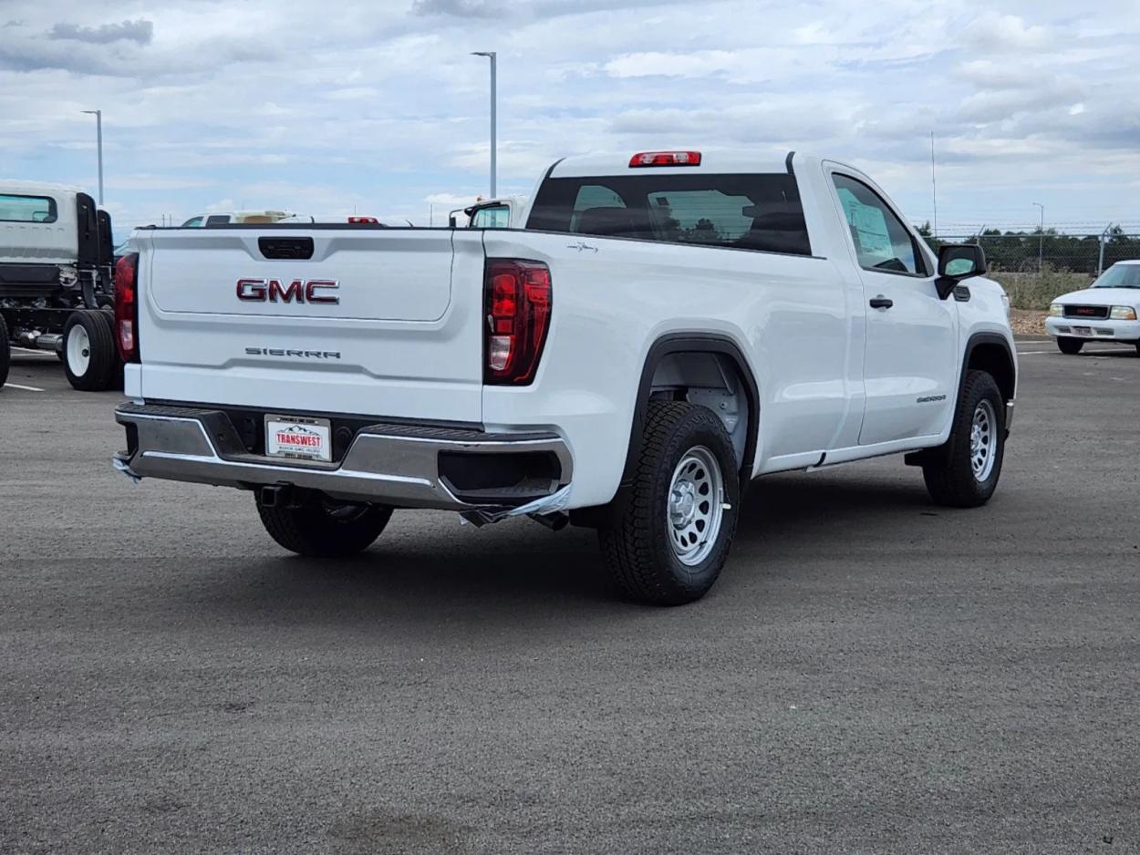 2024 GMC Sierra 1500 Pro | Photo 2 of 23