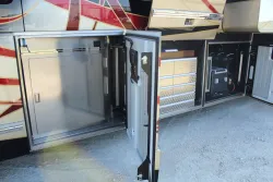 2016 Outlaw Prevost H3-45 Quad Slide | Thumbnail Photo 25 of 30