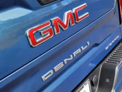 2025 GMC Sierra 1500 Denali | Thumbnail Photo 13 of 32