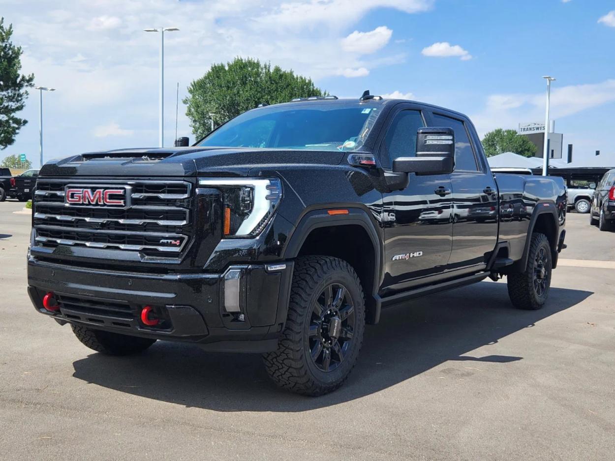 2024 GMC Sierra 3500HD AT4 | Photo 3 of 30