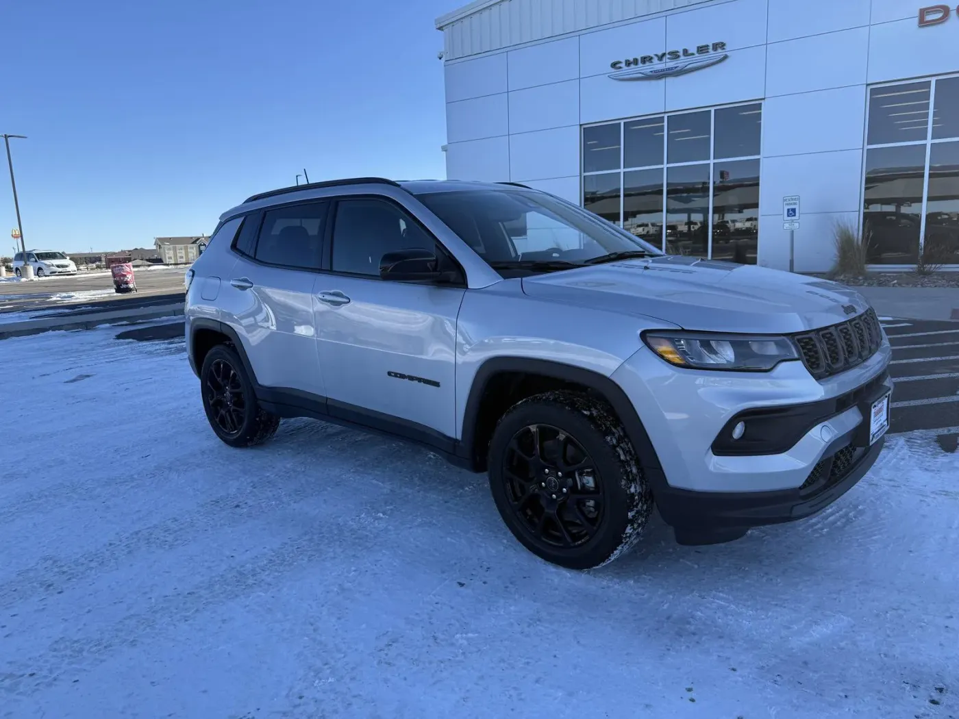 2025 Jeep Compass Latitude | Photo 2 of 14