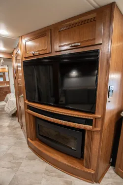 2019 Winnebago Forza 38W | Thumbnail Photo 18 of 28