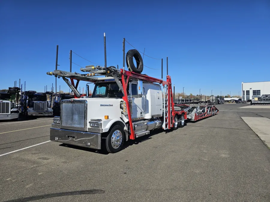 2022 Western Star 4900FA | Photo 1 of 19