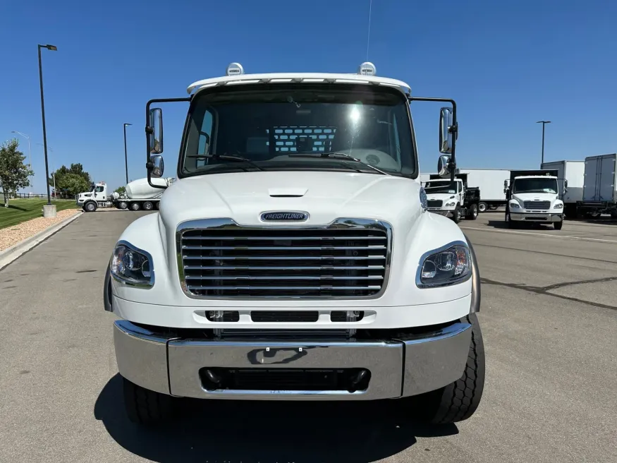 2025 Freightliner M2 106 | Photo 2 of 13