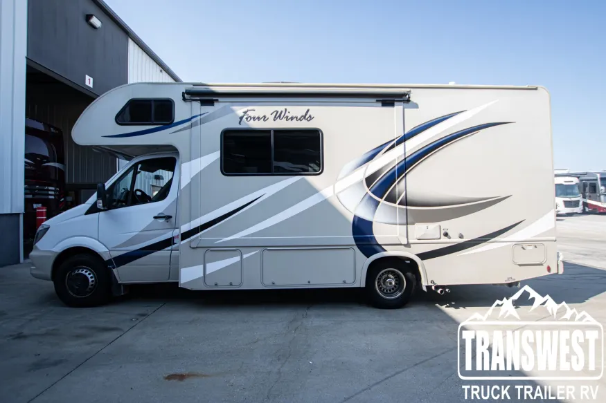 2018 Thor Four Winds 24WS | Photo 3 of 13