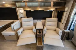 2024 Newmar Ventana 4037 | Thumbnail Photo 8 of 18