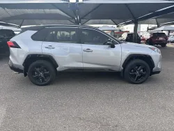 2020 Toyota RAV4 Hybrid XSE | Thumbnail Photo 5 of 22