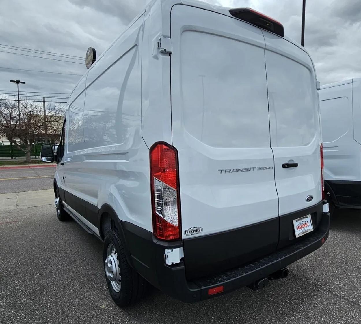 2023 Ford Transit-350 | Photo 5 of 19