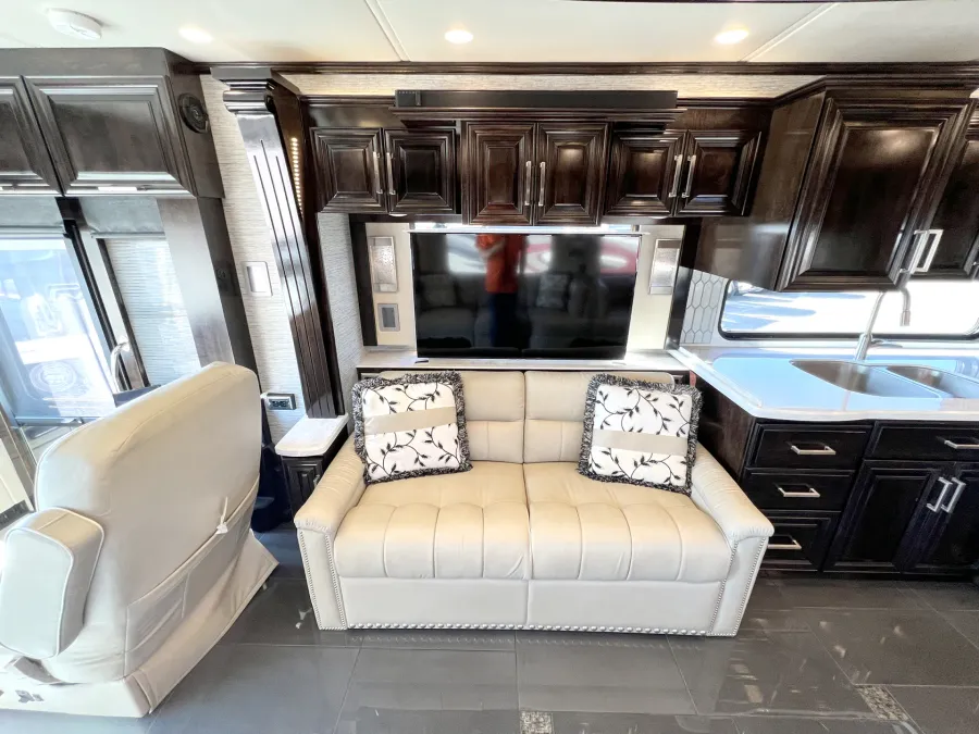 2020 Newmar London Aire 4543 | Photo 11 of 31