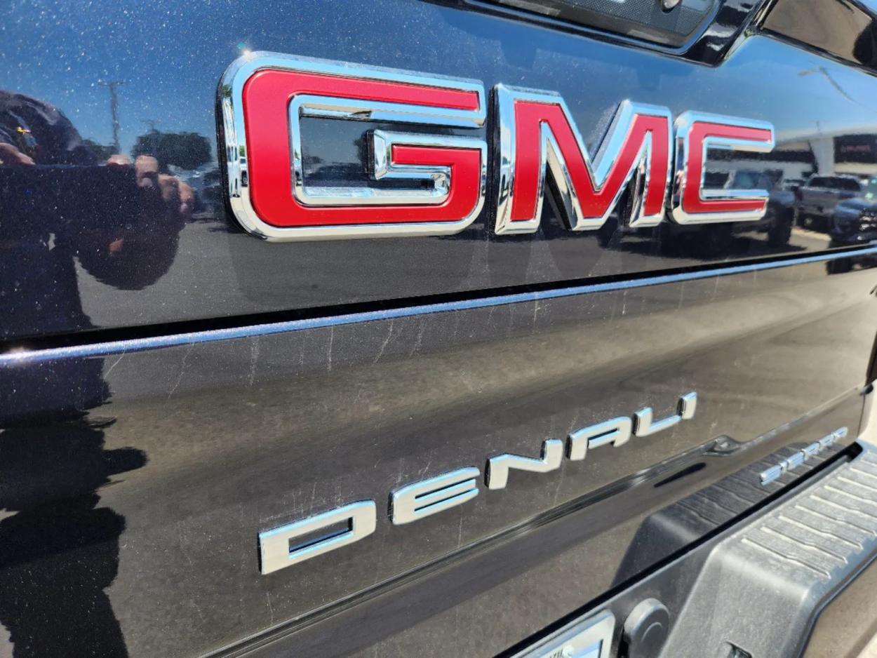 2024 GMC Sierra 2500HD Denali | Photo 12 of 26