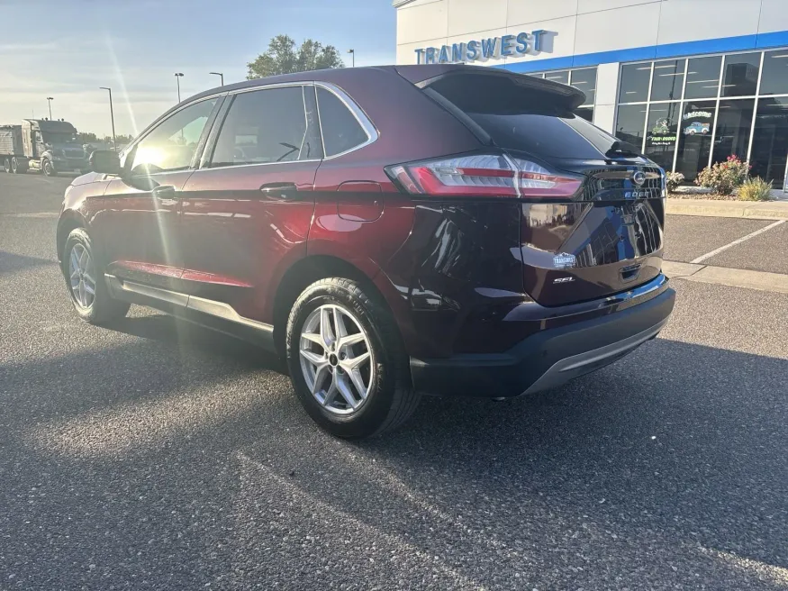 2023 Ford Edge SEL | Photo 2 of 20