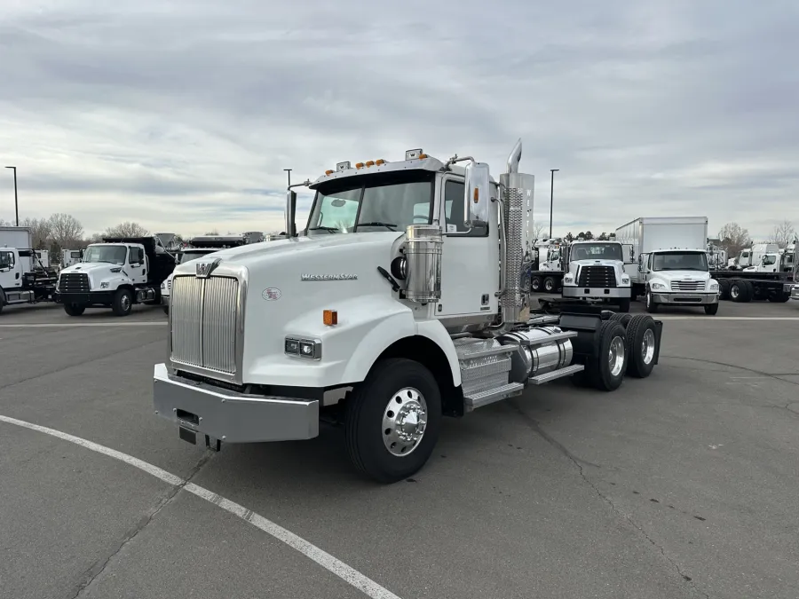 2020 Western Star 4900SA | Photo 1 of 18