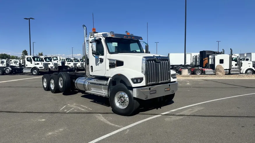 2025 Western Star 49X | Photo 3 of 13