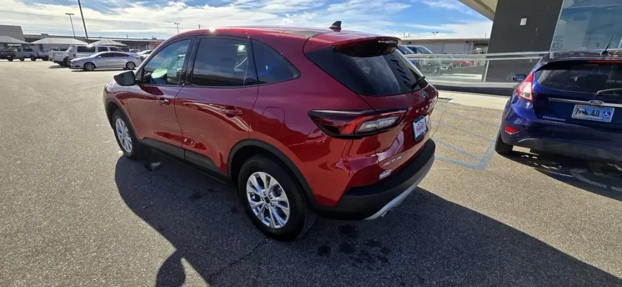 2025 Ford Escape | Photo 6 of 29