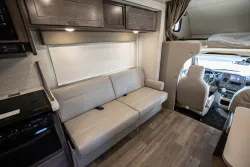 2025 Winnebago Spirit 31H | Thumbnail Photo 12 of 20