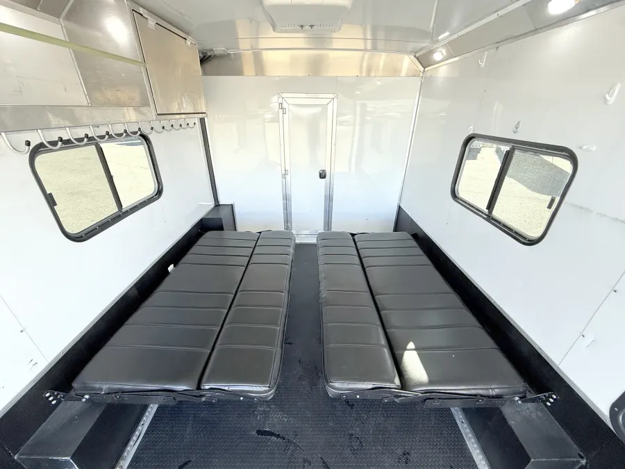 2019 Logan Coach Ultimate Sports Hauler | Photo 22 of 26