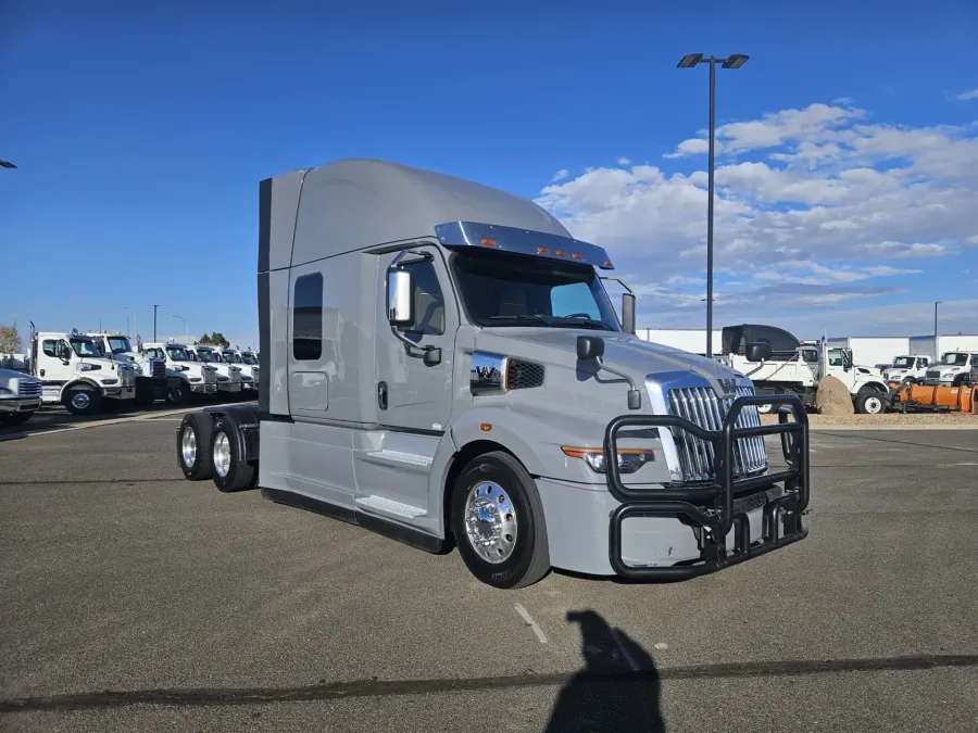 2023 Western Star 57X | Photo 3 of 17