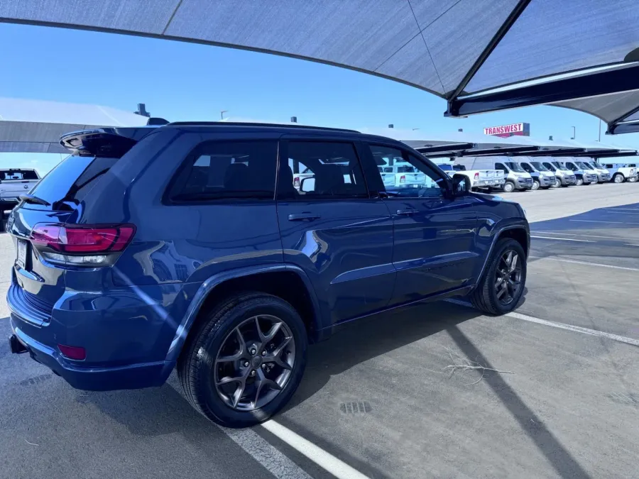 2021 Jeep Grand Cherokee 80th Anniversary | Photo 4 of 17