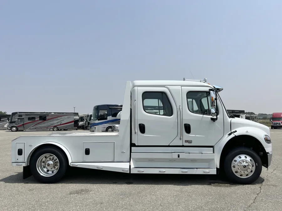 2024 Freightliner M2 106 Plus Summit Hauler | Photo 22 of 25