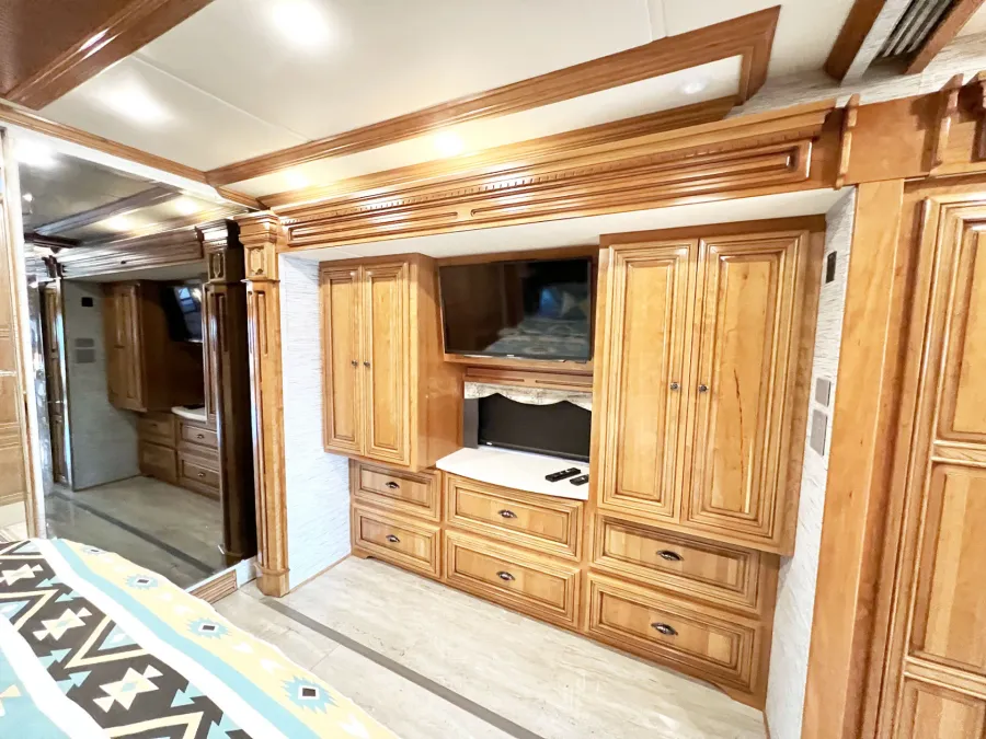 2019 Newmar Dutch Star 4363 | Photo 15 of 31