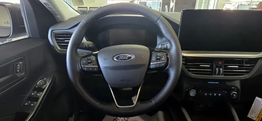 2025 Ford Escape | Photo 15 of 27