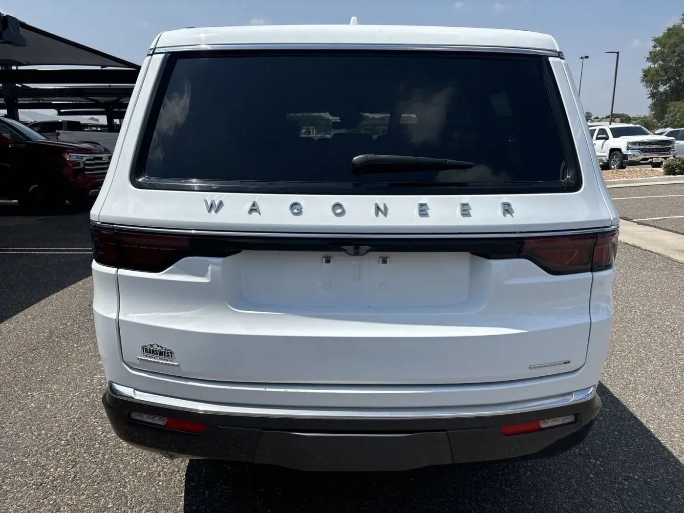 2022 Jeep Wagoneer Series II | Photo 3 of 23