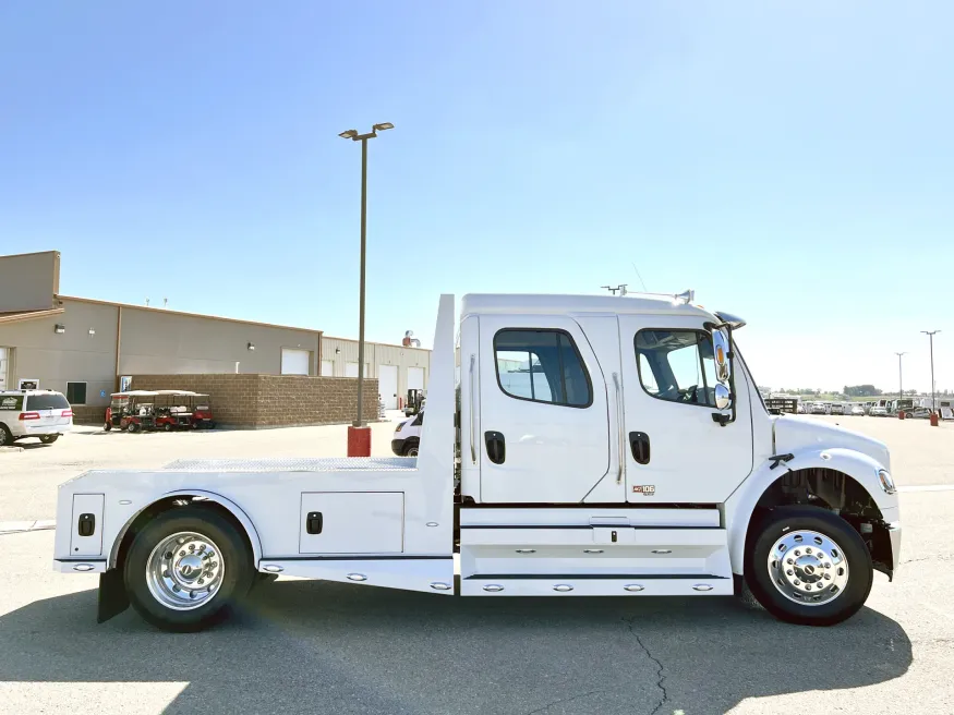 2024 Freightliner M2 106 Plus Summit Hauler | Photo 20 of 27