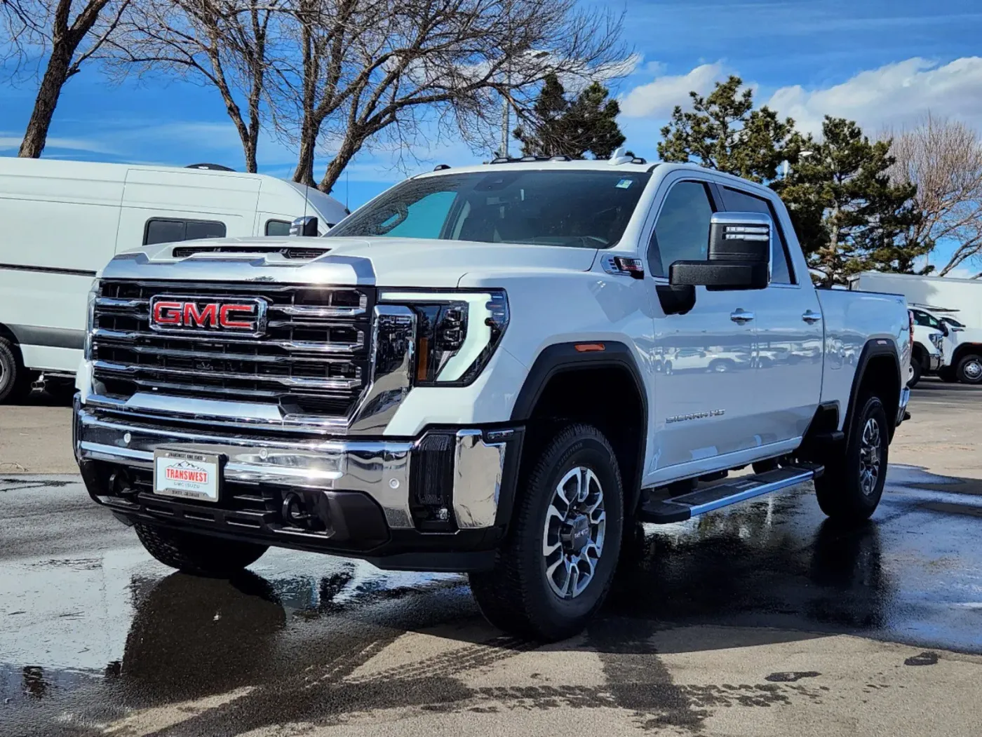 2025 GMC Sierra 2500HD SLT | Photo 3 of 32