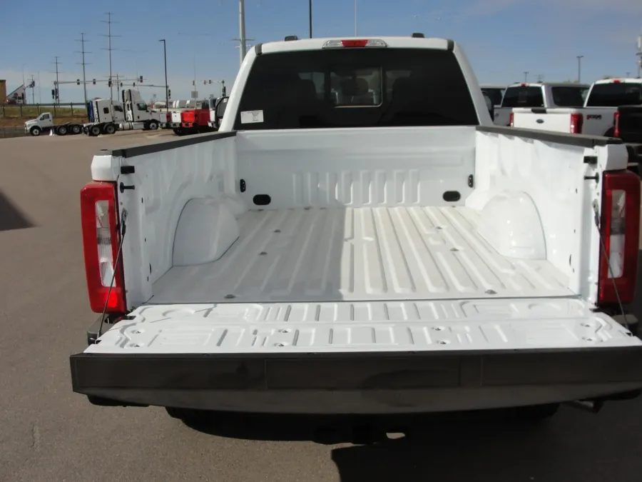 2024 Ford F350 | Photo 16 of 18