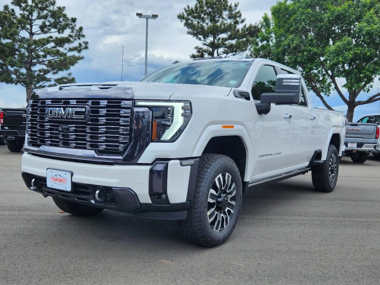 2024 GMC Sierra 2500HD Denali Ultimate | Photo 3 of 28