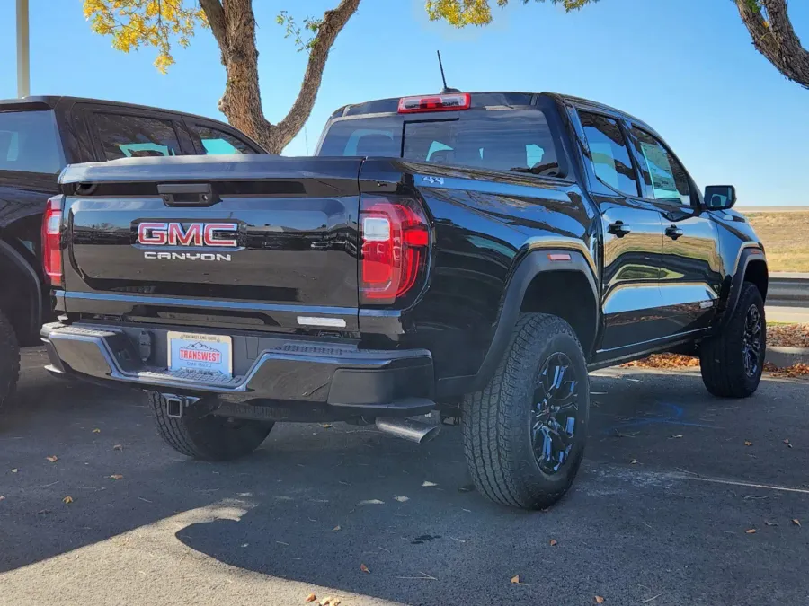 2024 GMC Canyon 4WD Elevation | Photo 2 of 29