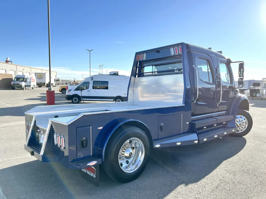 2023 Freightliner M2 106 Summit Hauler | Photo 18 of 26