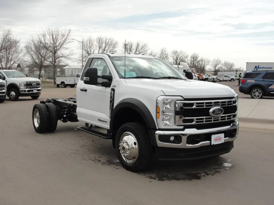 2024 Ford F-550 | Photo 7 of 11